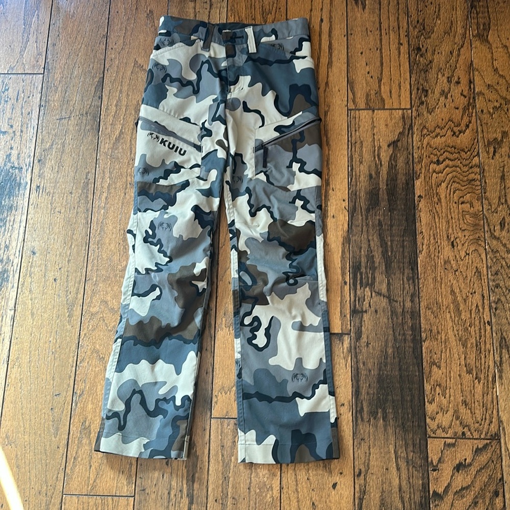 Kuiu Youth Pant. Sierra. Size M 8/10